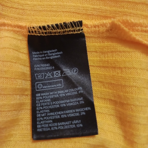 4/$40 Yellow Turtleneck - Size Medium - Picture 7 of 7